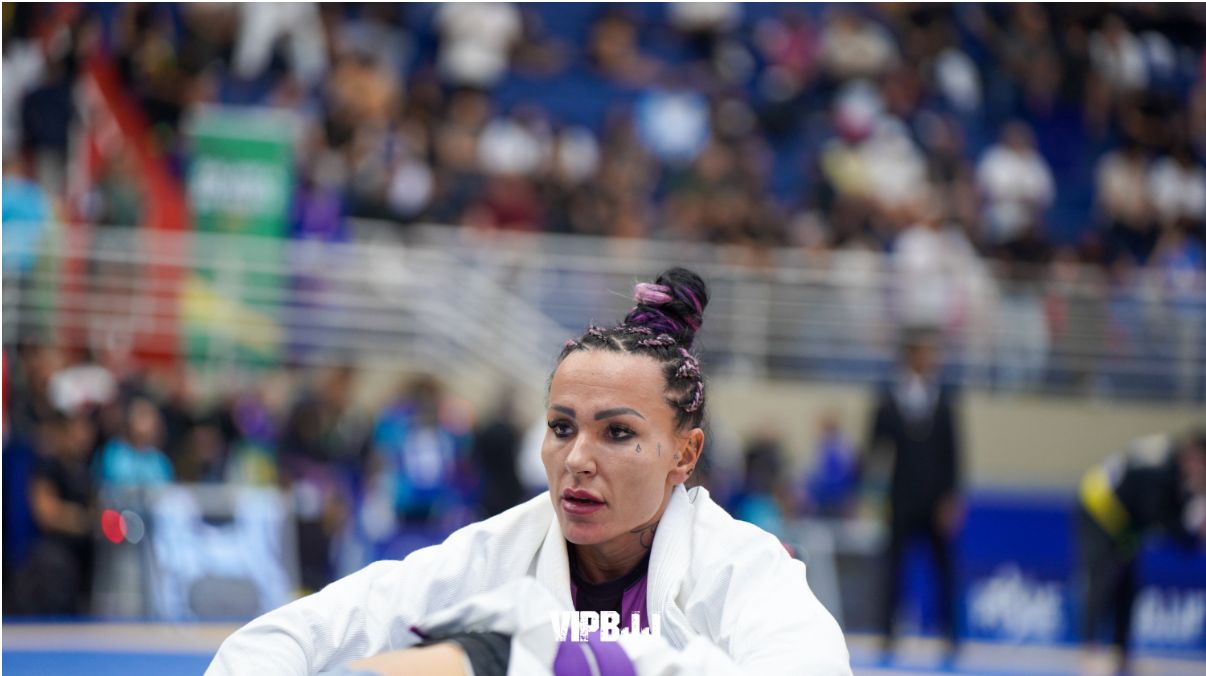 Petra Kočková v souboji na soutěži BJJ